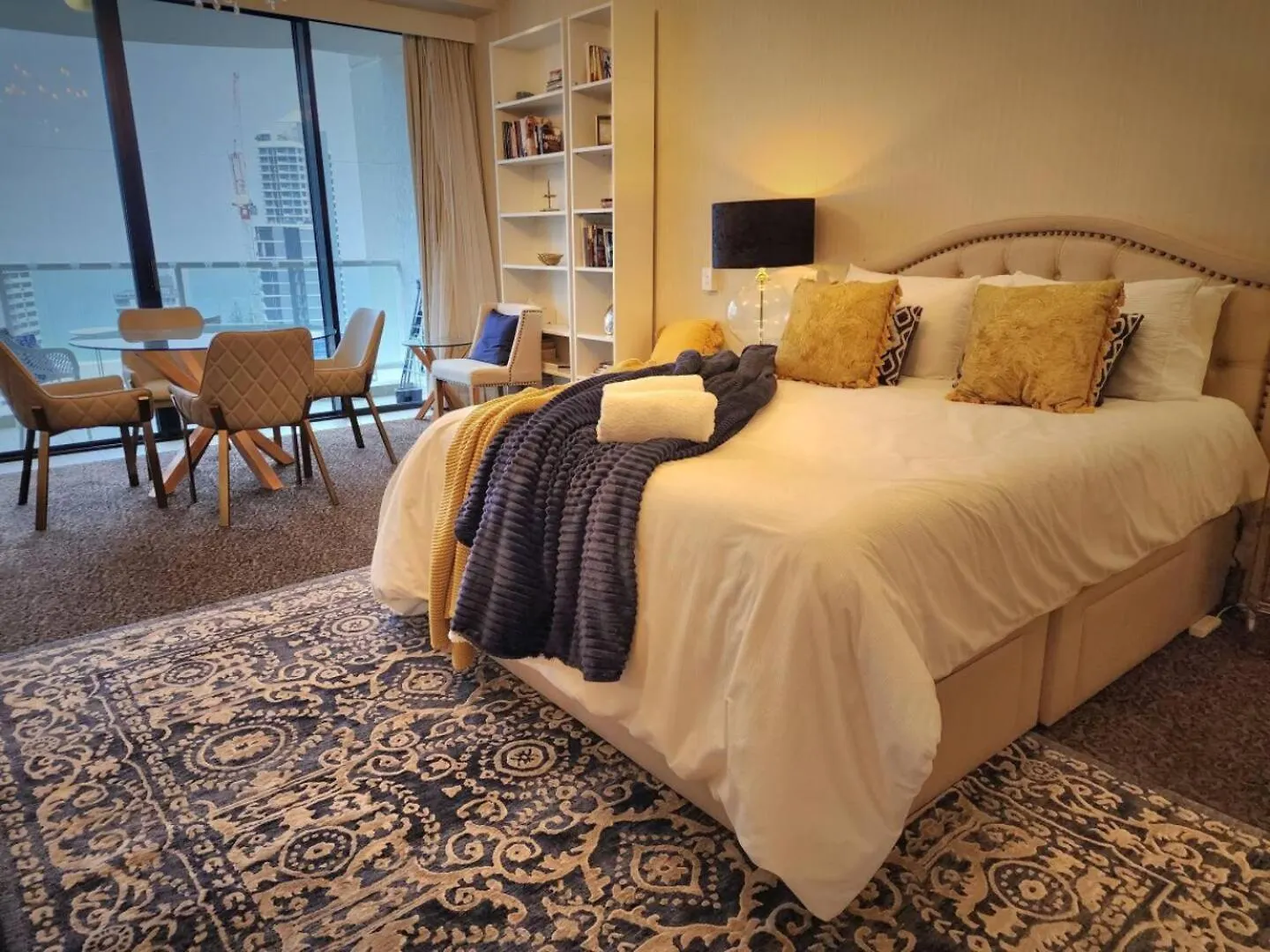 Deluxe Private Apartment And Studio - Ocean Views Gold Coast
