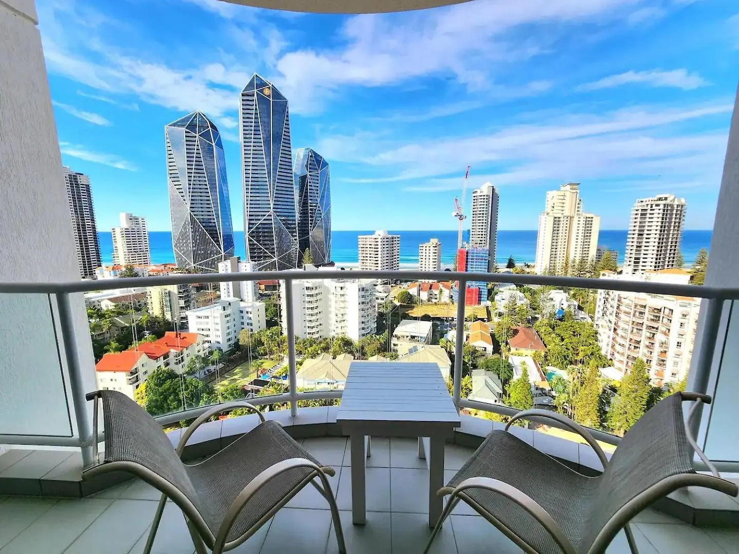 Deluxe Private Apartment And Studio - Ocean Views Gold Coast